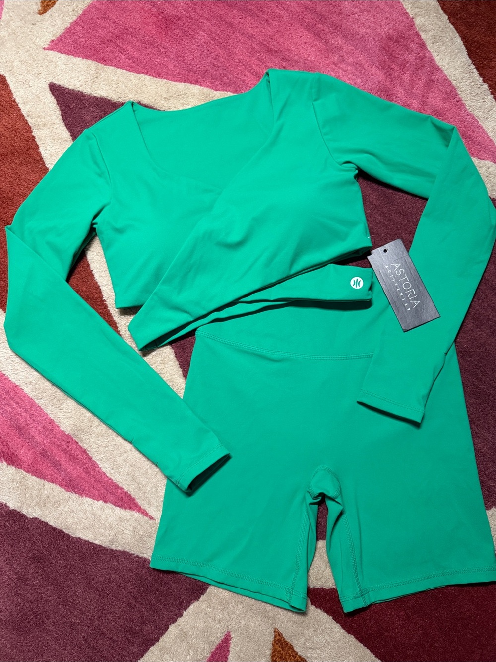 NWT Astoria Activewear Matching Set Size M